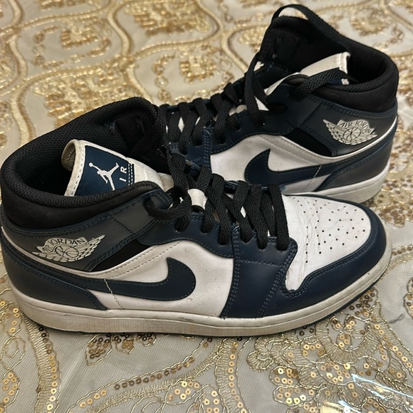 NIKE AIR JORDAN 1 MID SE ASW 'CARBON' - SIZE 9 MENS US - Picture 1 of 16